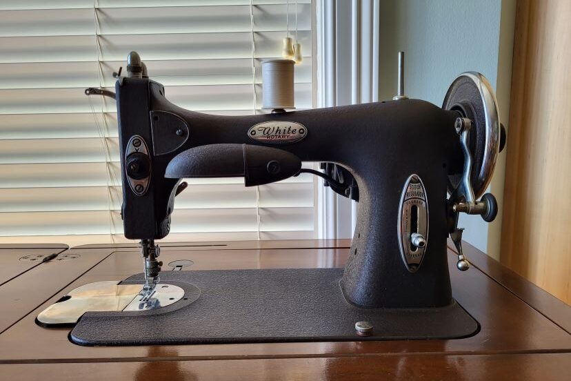 white rotary shuttle sewing machine